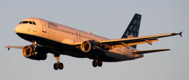 Airbus A320 (N584JB) - On Final 30L, JB # 173 arrival from KJFK