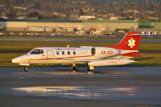 Learjet 35 (XA-ICU) - what a reg for an air ambulance