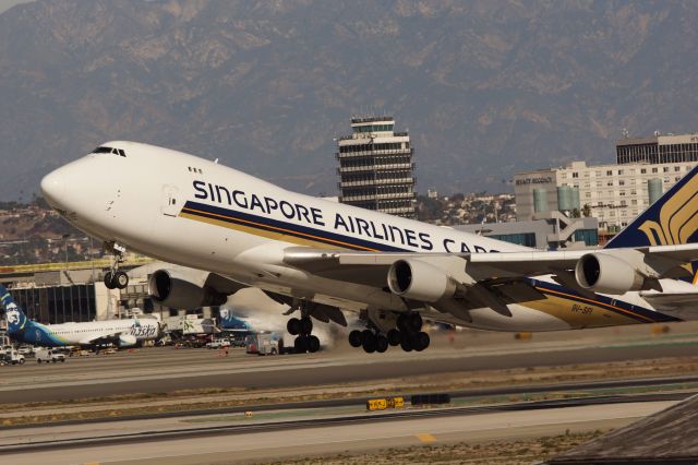 Boeing 747-400 (9V-SFI)