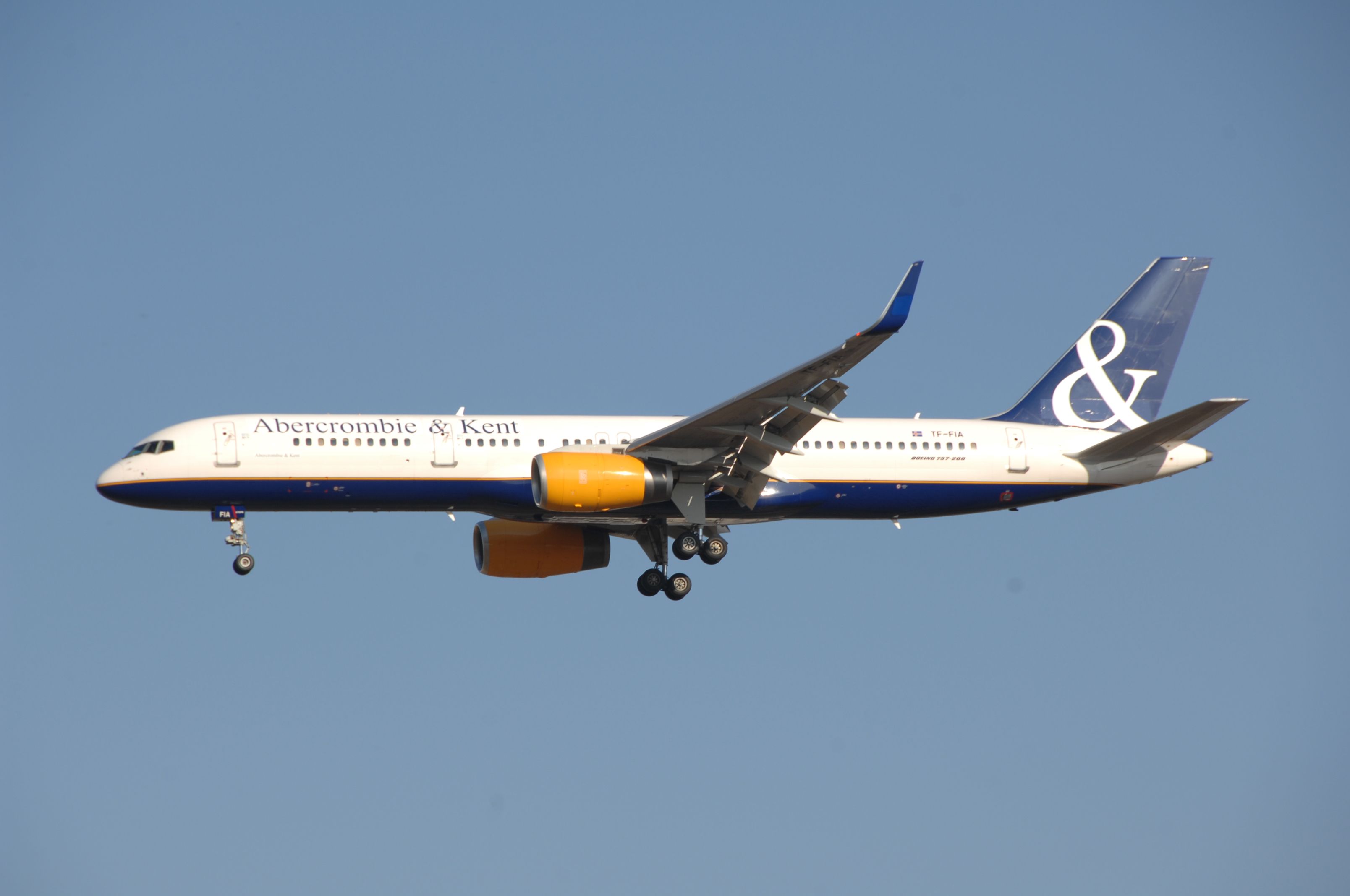 Boeing 757-200 (TF-FIA) - Final Approach to Narita Intl Airport R/W34L on 2008/12/29