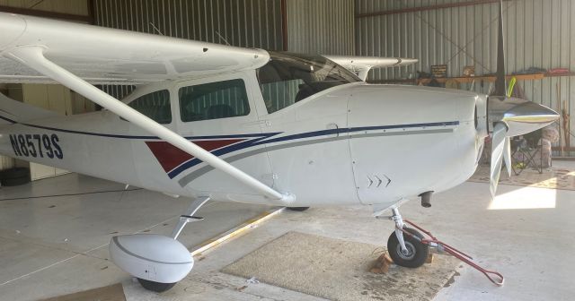 Cessna Skylane (N8579S) - Picking up my new Skylane from owner's hangar, circa April, 2022.