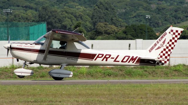 Cessna 152 (PR-LOM)