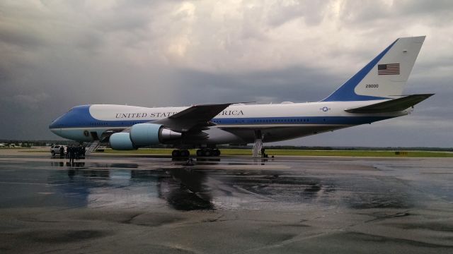 Boeing 747-200 (29000)