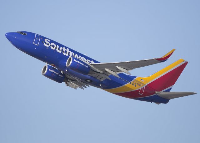 Boeing 737-700 (N724SW)