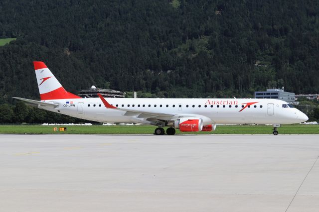 EMBRAER 195 (OE-LWN)