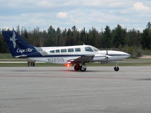 Cessna 402 (N2651S) - Taxiing to the Part 121 pad after landing runway 27.