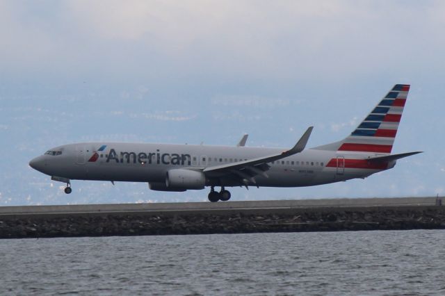 Boeing 737-800 (N953NN)