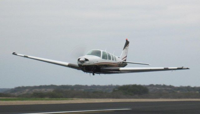 Beechcraft Bonanza (36) (N7207L)