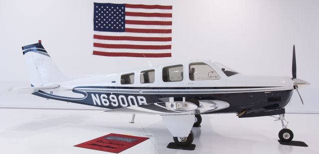 Beechcraft Bonanza (36) (N6900B)