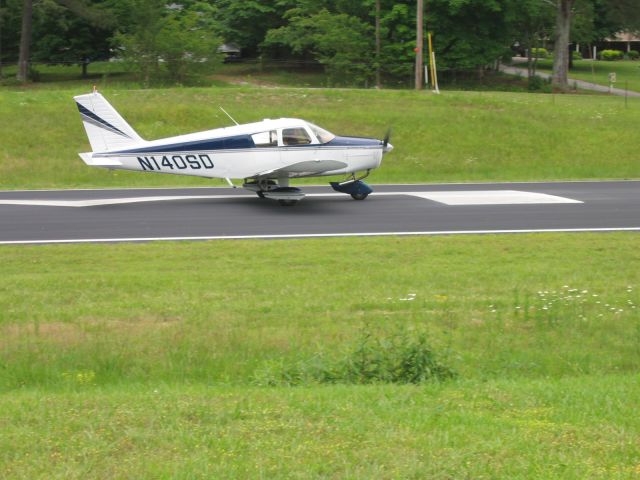 Piper Cherokee (N140SD)