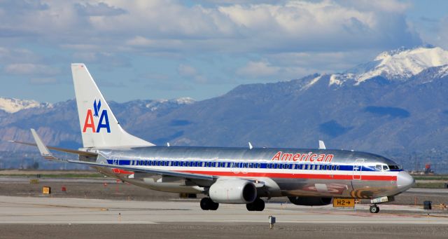 Boeing 737-800 (N902NN)