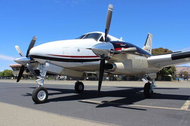 Beechcraft King Air 90 (N8096U)