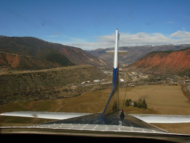 Cessna Skylane (N2700A) - Leaving Glenwood Springs, CO