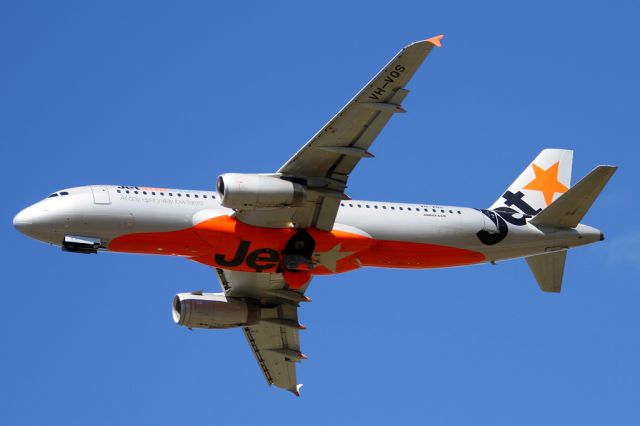 Airbus A320 (VH-VQS)