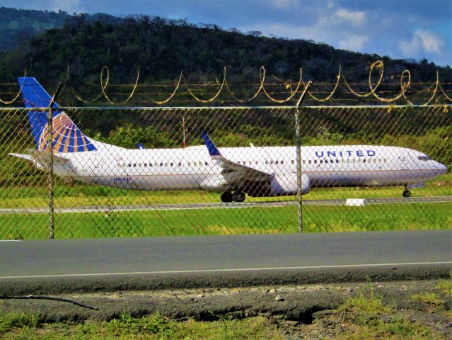 Boeing 757-200 (N36447)