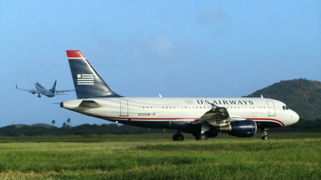 Airbus A319 (N723UW)