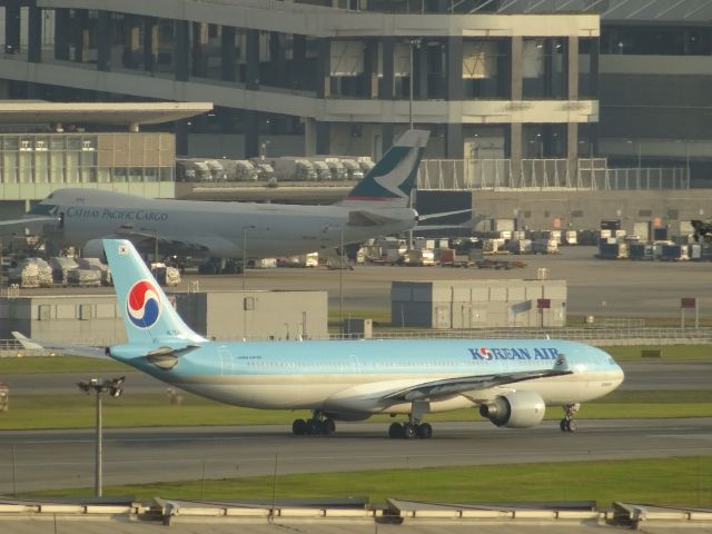 Airbus A330-300 (HL7524)