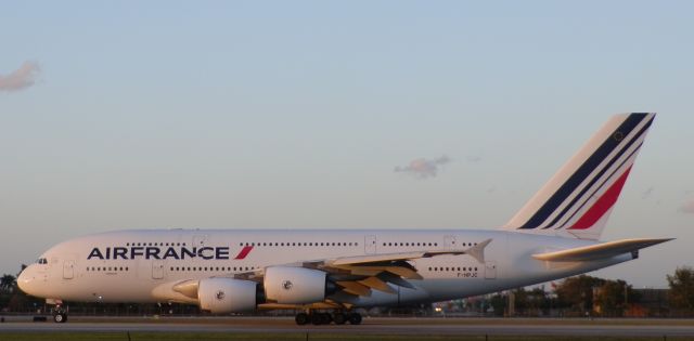 Airbus A380-800 (F-HPJC)