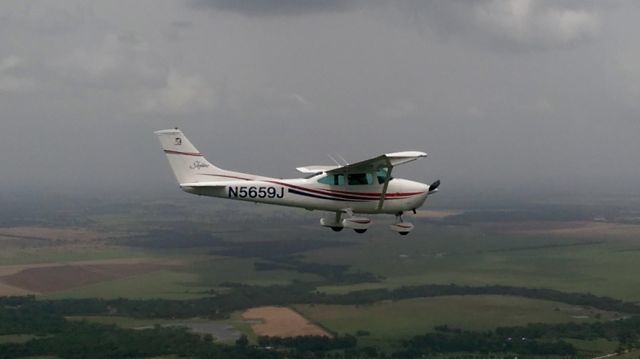 Cessna Skylane (N5659J)