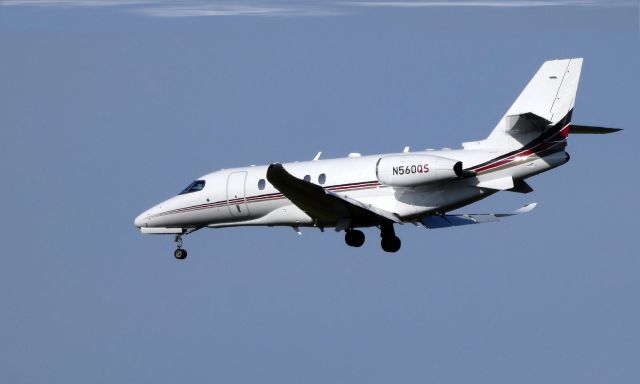 Cessna Citation Latitude (N560QS) - On final is this 2017 Cessna Citation Latitude  680A in the Autumn of 2019.