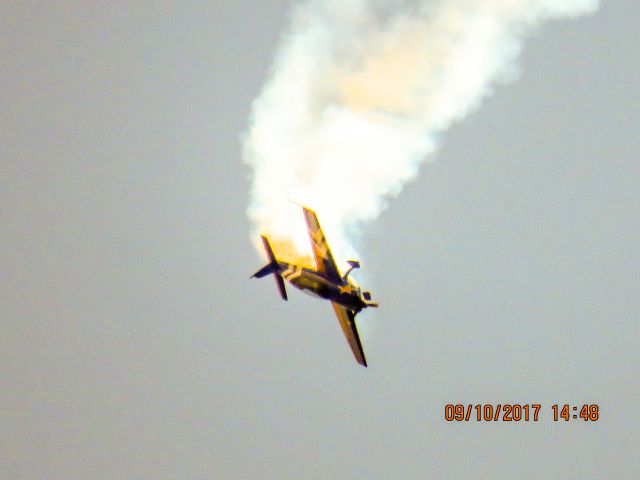 EXTRA EA-300 (N102JK)