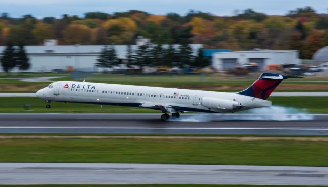 McDonnell Douglas MD-88 (N941DL)