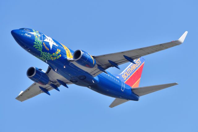 Boeing 737-700 (N727SW) - Runway 23-L on 08-05-21