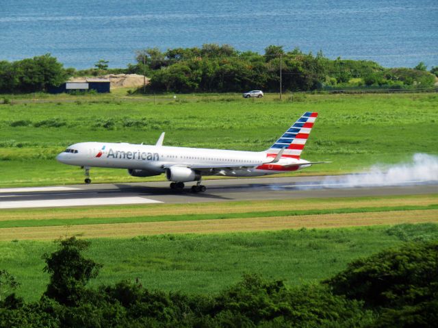 Boeing 757-200 (N197AN)