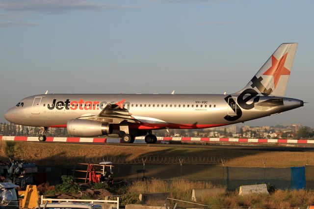 Airbus A320 (VH-VQC)