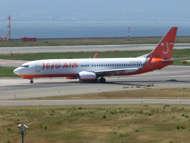 Boeing 737-700 (HL8206)