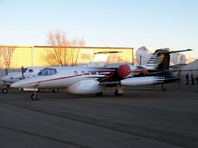 Learjet 35 (N136DH)