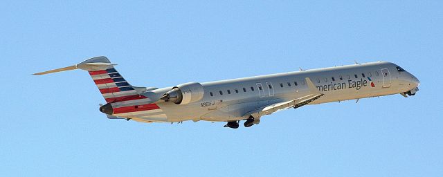 Canadair Regional Jet CRJ-900 (N921FJ)
