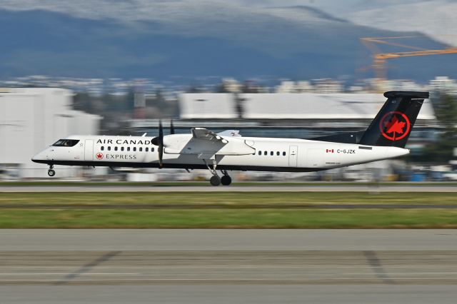 de Havilland Dash 8-400 (C-GJZK)