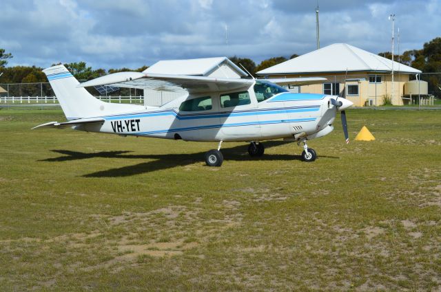 Cessna Centurion (VH-YET) - VH-YET back at its former home, March 2016