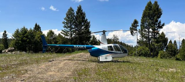 Robinson R-44 (N44KV) - Scouting camping spots