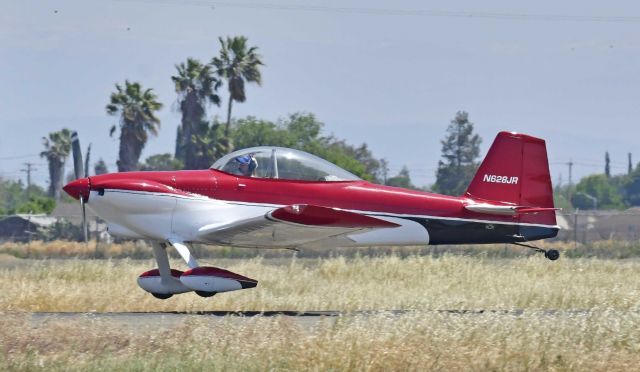 Vans RV-4 (N628JR) - Landing runway 30, KMCE