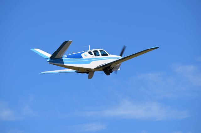 Beechcraft 35 Bonanza (N7981D) - 1957 H35 Bonanza departing 7s5