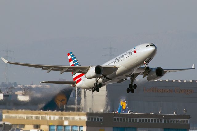 Airbus A330-200 (N293AY) - first picture with new color, 2014-12-29