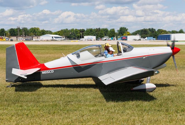 Cirrus SR-22 (N65CD)