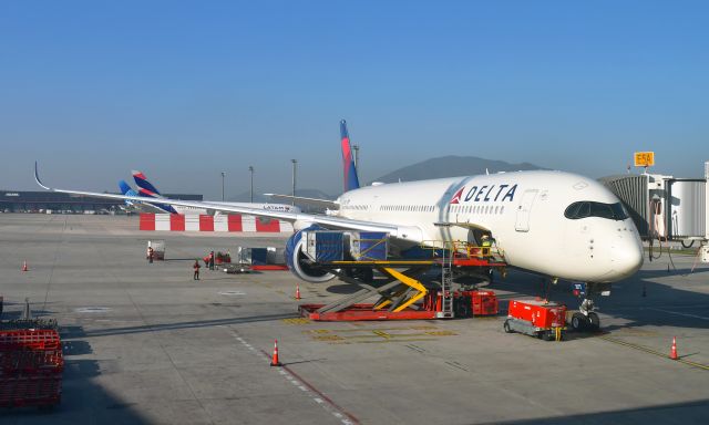 Airbus A350-900 (N575DZ) - Delta Airbus A350-941 N575DZ in Santiago 