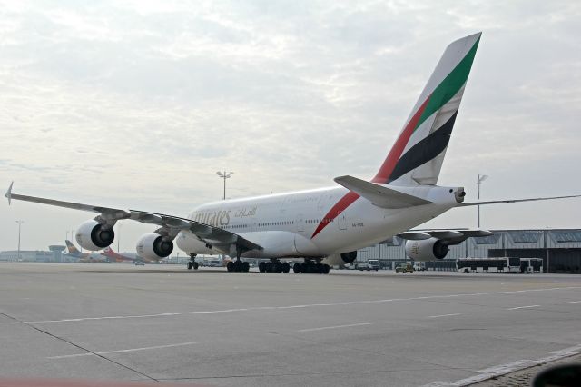 Airbus A380-800 (A6-EEE)