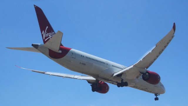 Airbus A350-900 (G-VOOH) - Virgin Atlantic on short final for 25R