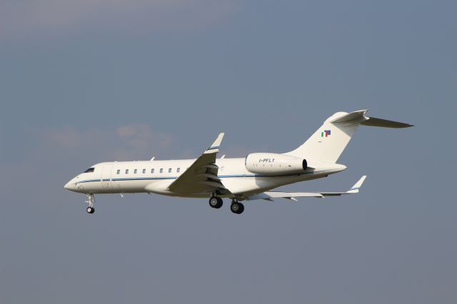 Bombardier Global Express (I-PFLY)