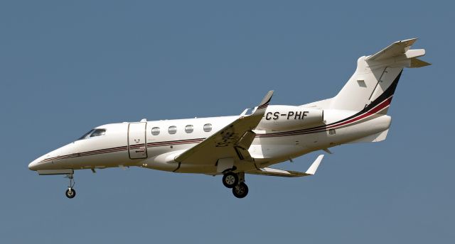 Embraer Phenom 300 (CS-PHF)