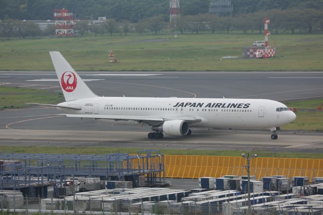 BOEING 767-300 (JA613J)