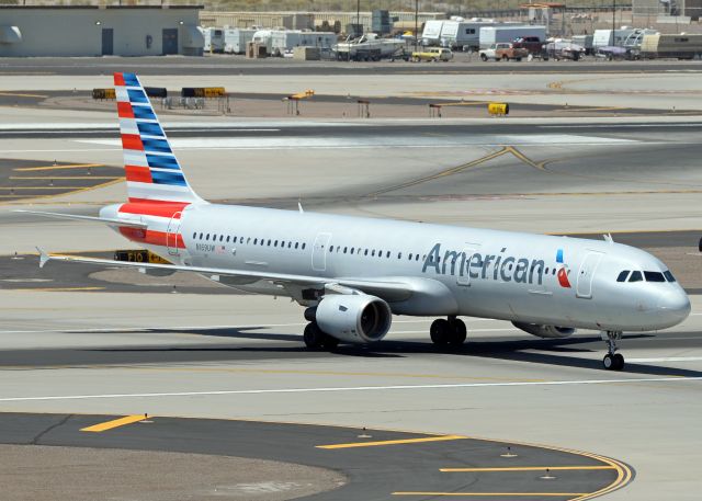 Airbus A321 (N169UW)