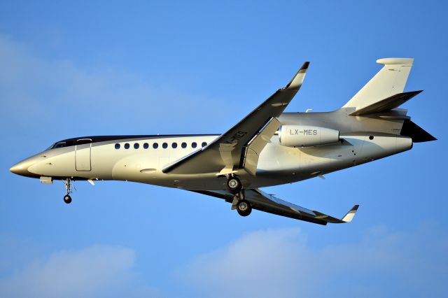 Dassault Falcon 7X (LX-MES)