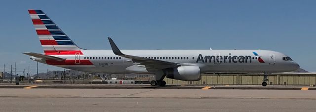 Boeing 757-200 (N202UW) - PHX taxiway bravo T4 N1 20APR19