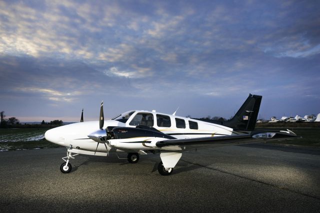 Beechcraft Baron (58) (N17MN)