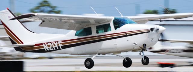 Cessna Centurion (N21YF)